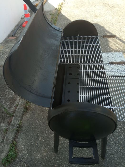 Grelhador churrasqueira fechado de botija