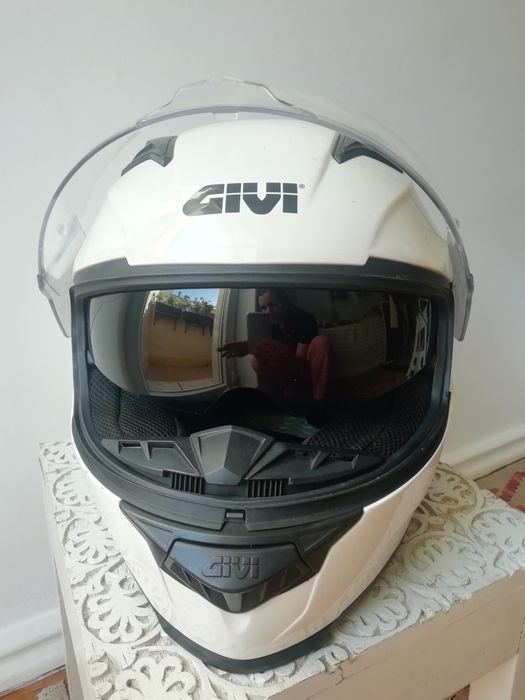 Capacete integral Givi