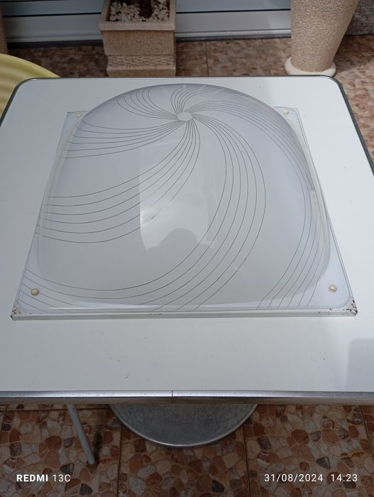 Candeeiros com lâmpada fluorescente ao incrível preço de 7,50€ cada