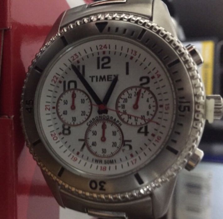 50% Desconto - Timex Milan Chrono T2N160 Novo