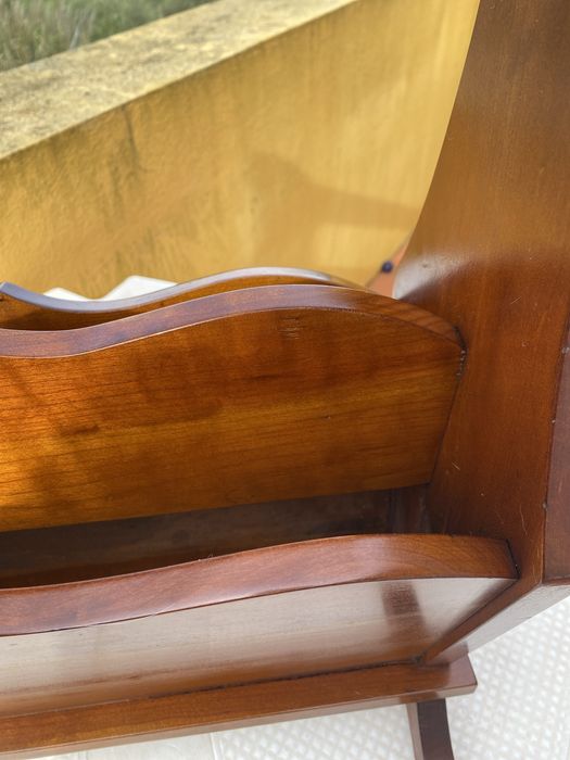 Livreiro em cerejeira