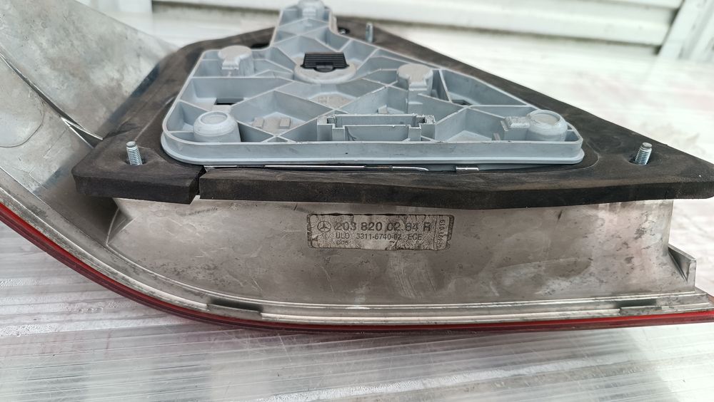 Vendo farolim direito de Mercedes W 203 ano 2000/07