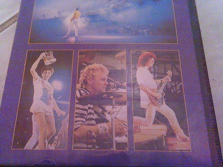 Queen at Wembley koncert,Tajne akta KGB UFO, na kasetach vhs.