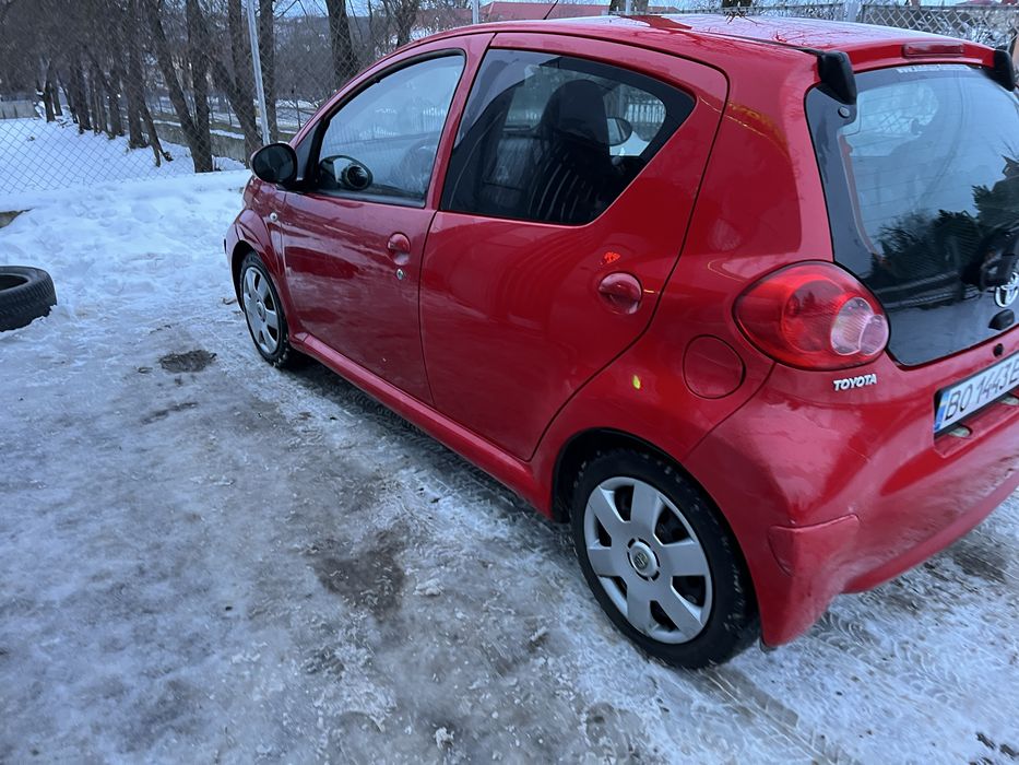 Toyota aygo 1.0 бензин
