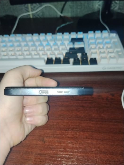 Продам смартфон Redmi Note 12, версія 8 ГБ RAM / 256 ГБ пам’яті.