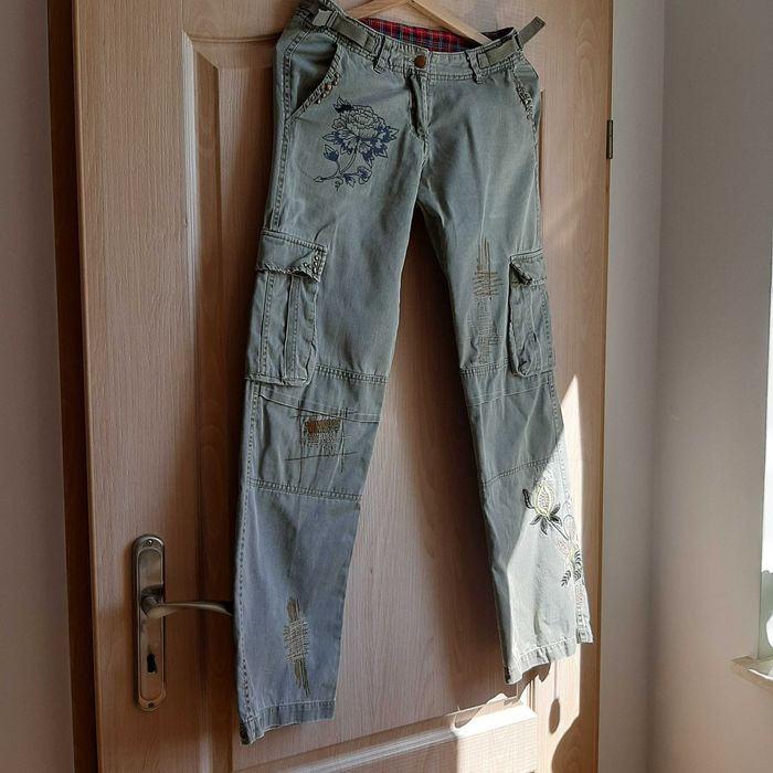 Spodnie młodzieżowe khaki, rozm. 36/S