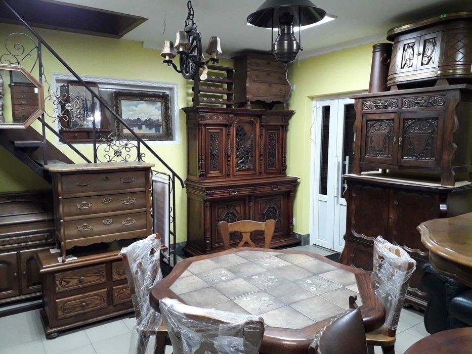 СТАРОВИННІ  МЕБЛІ З ЄВРОПИ, шкіряні дивани, велосипеди