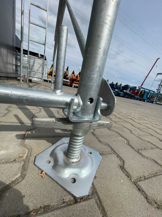 Zestaw rusztowania elewacyjnego murarskiego Plettak przejezdne