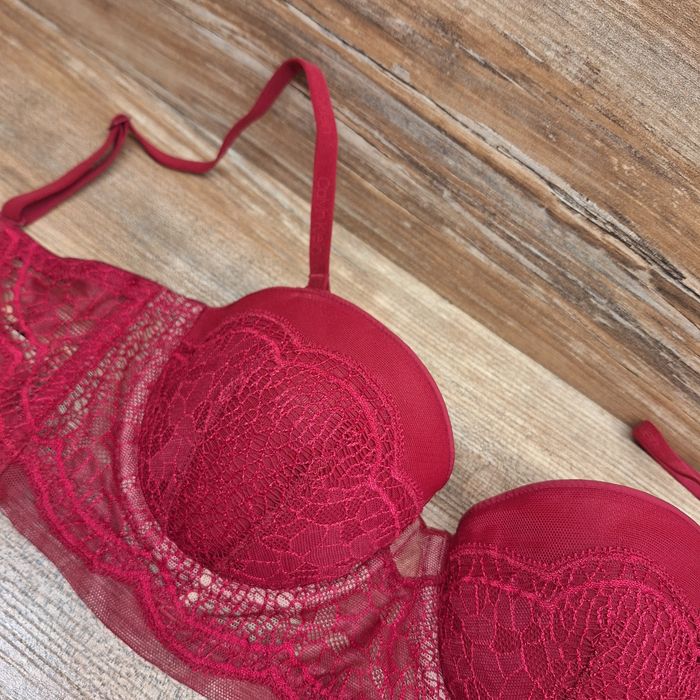 Calvin Klein nowy biustonosz z odpinanymi logowanymi ramiączkami