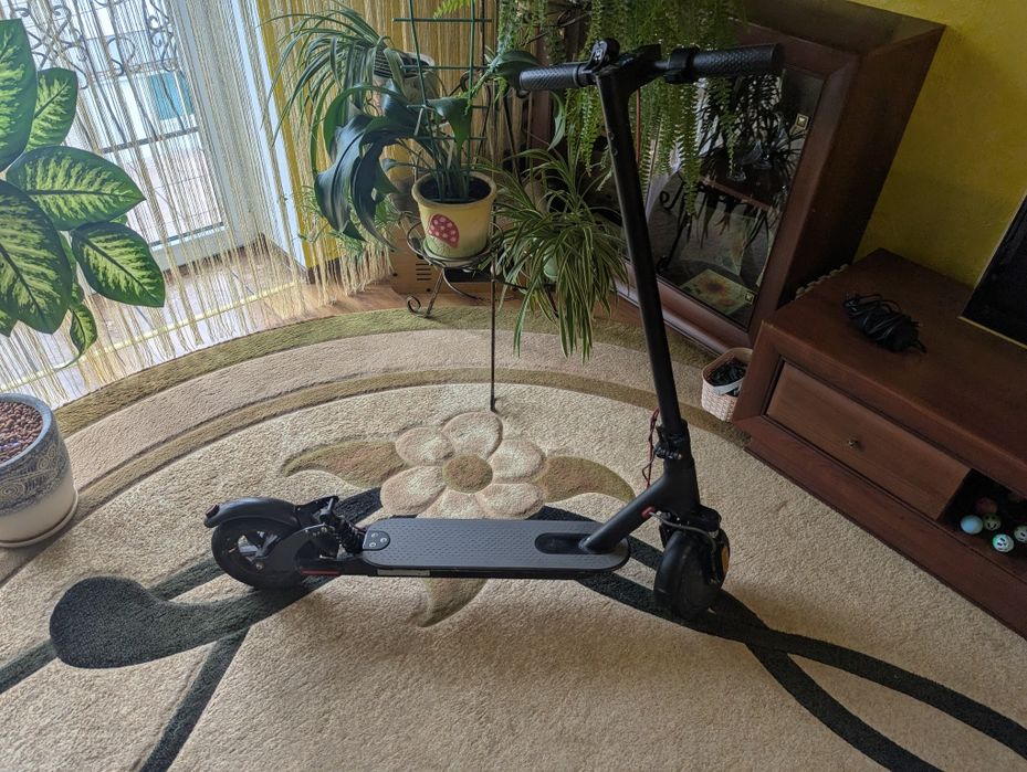 Електросамокат Xiaomi M365