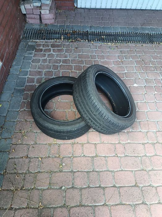 Sprzedaję dwie opony 225/45/R17.
