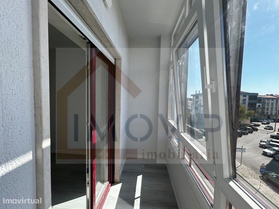Apartamento T4 Totalmente Remodelado na Amora