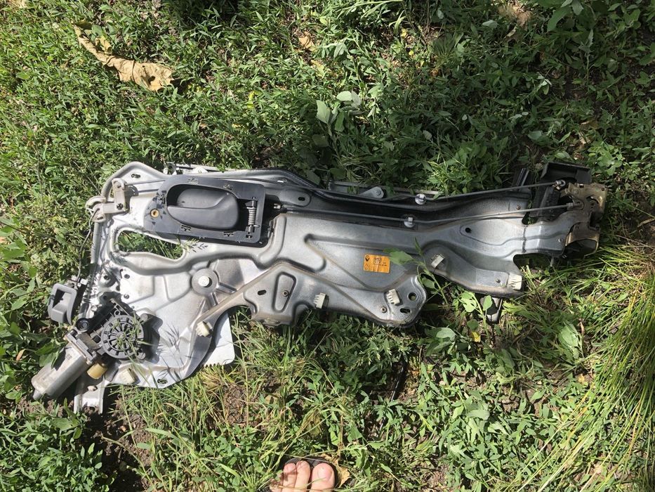 Стеклоподъемники Рено Лагуна 1