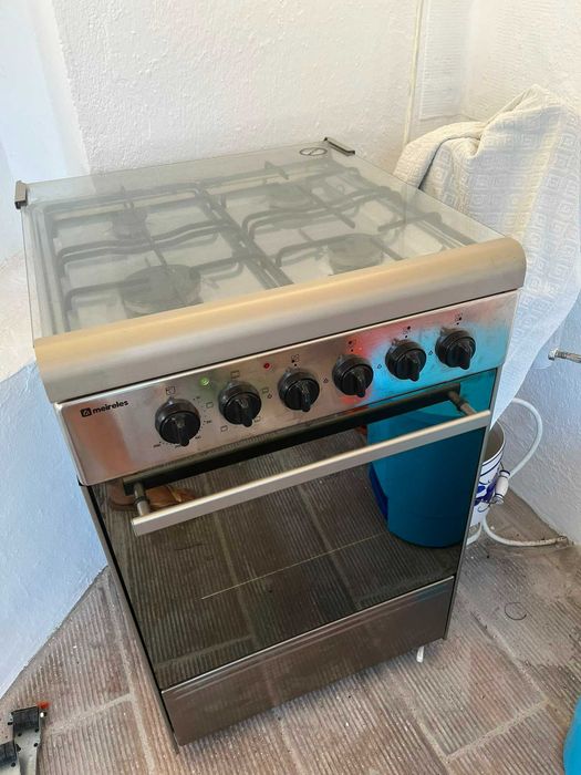 Fogão com forno Meireles