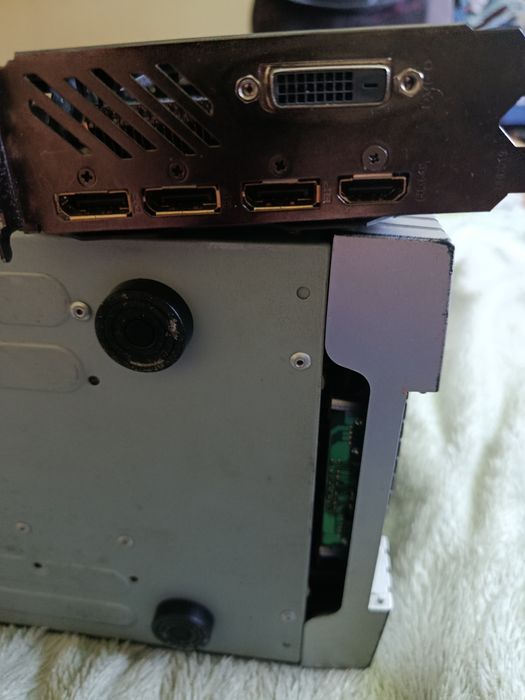 Radeon RX 570 4GB (Samsung Memory) — Холодна