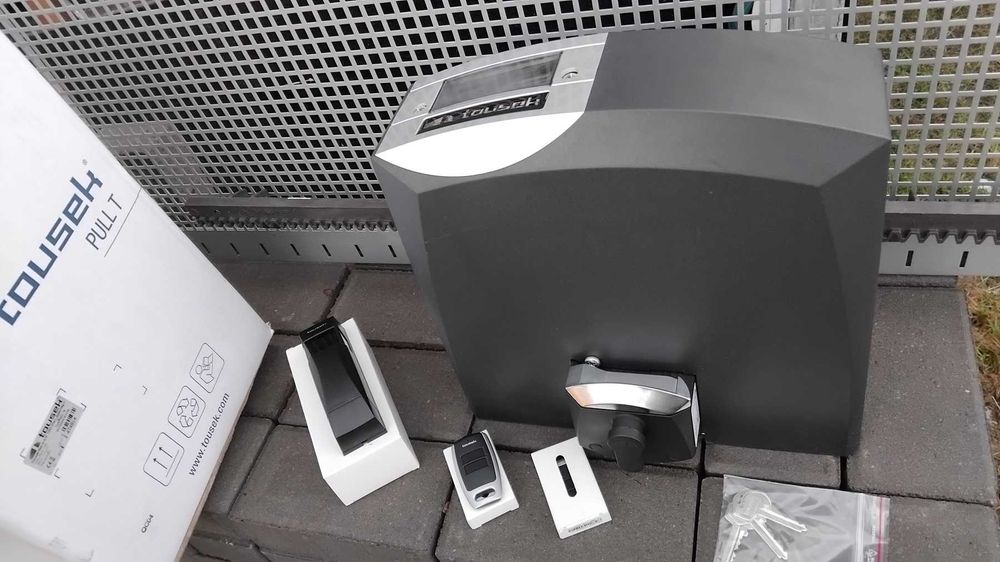 Tousek Pull T8 Luksusowy napęd bramy przesuwnej