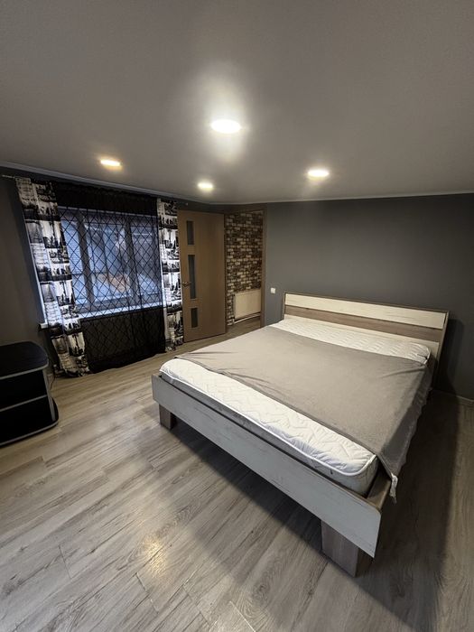 Частина приватного будинку двокімнатна квартира