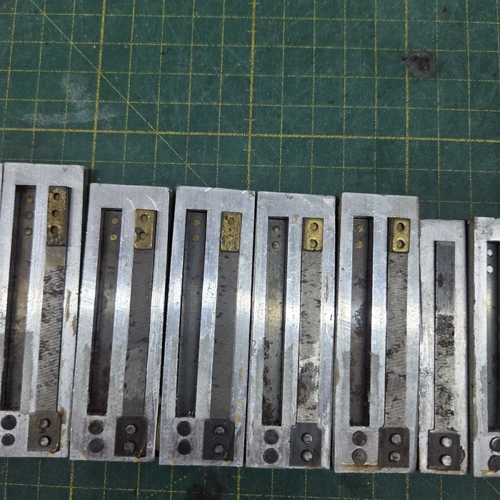 Głosy basowe do akordeonu lub harmonii