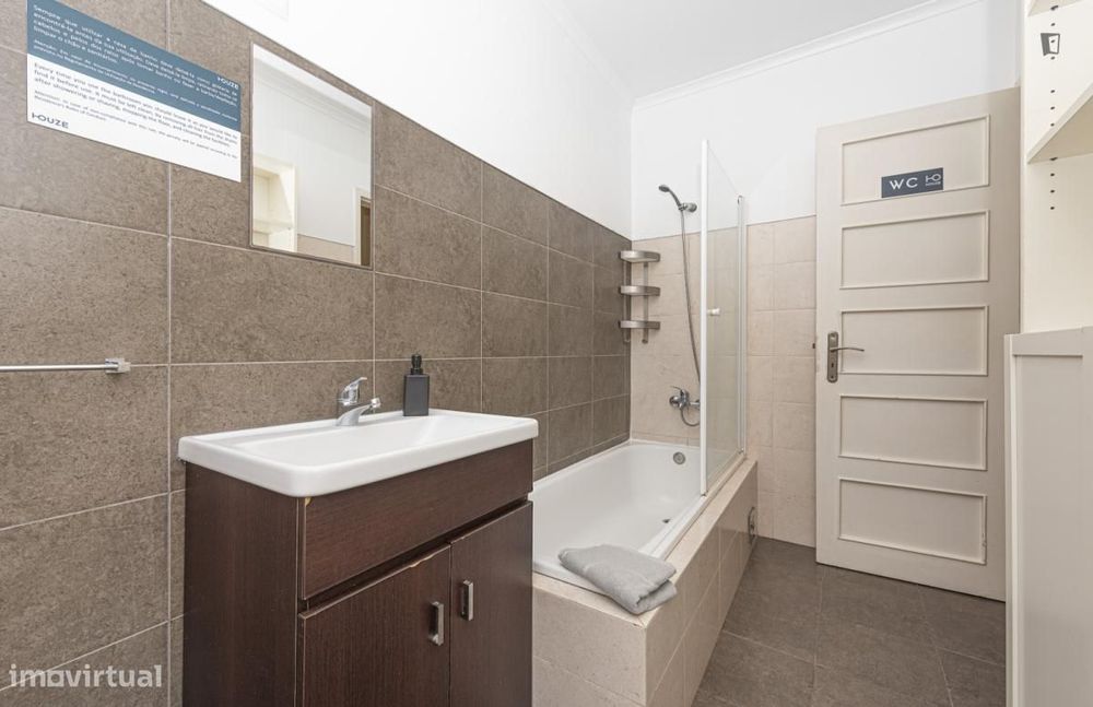 Quarto - localizado em Sete Rios Lisbon