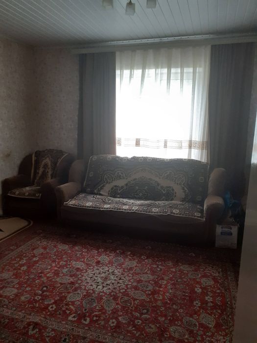 Продам будинок в центрі Неполоківців