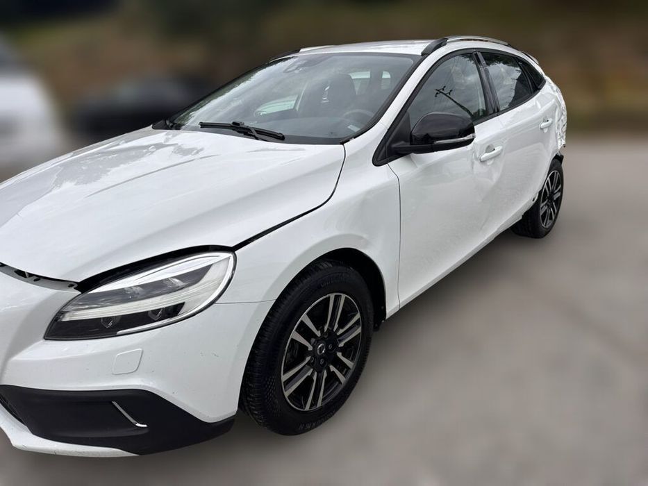 Volvo V40 Cross Country 2.0 D2 de 2017 para peças