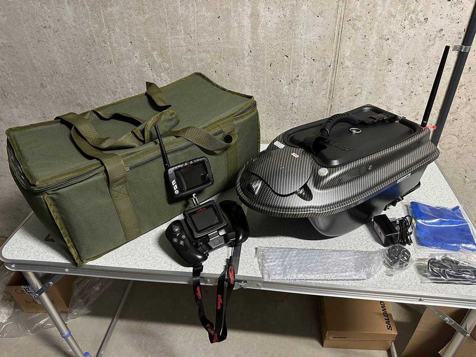 Łódka Zanętowa Boatman Actor Plus Pro Carbon + Echosonda