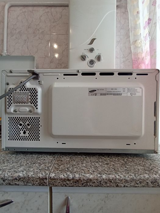 Продам микроволновку Самсунг.