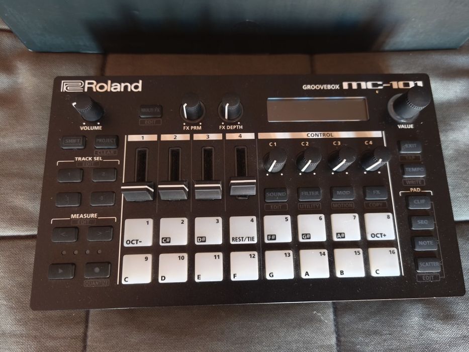 Groovebox Roland MC-101