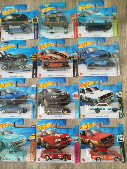Hot Wheels antigos e recentes
