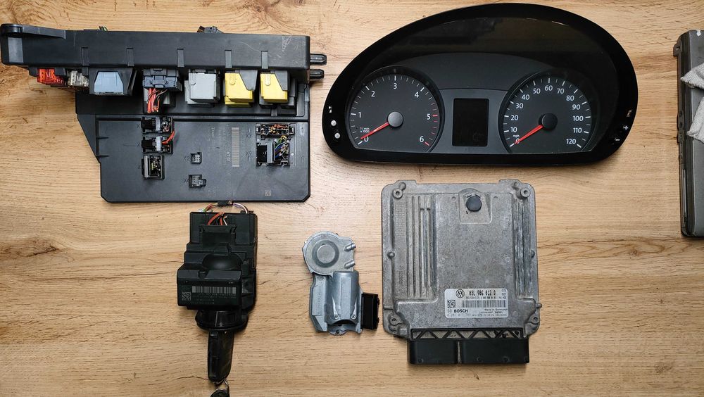 VW CRAFTER 2.0 03L906012Q zestaw do odpalenia