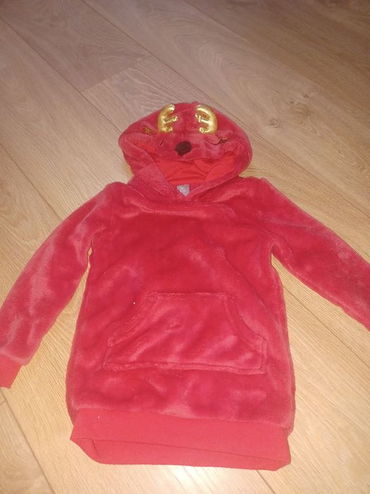 Bluza  renifer z kapturem.