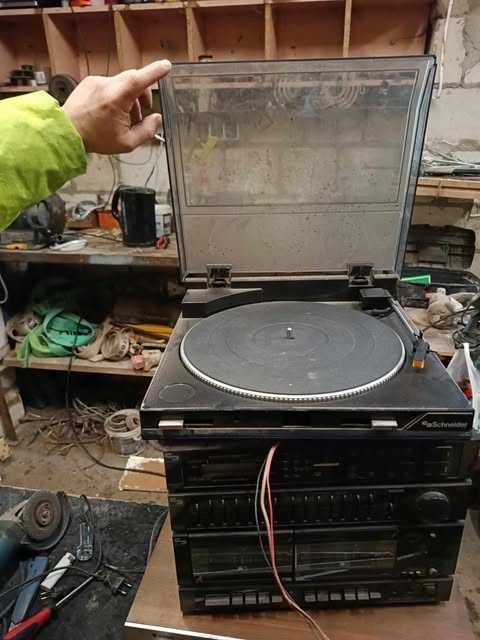 Wieża Schneider Midi - 2800 : Gramofon, Radio, Wzmacniacz, Kasety