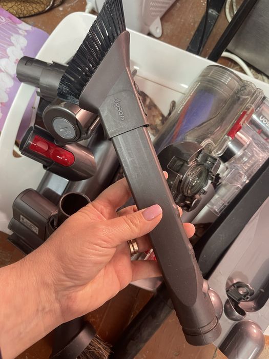 насадки для пилососа бренду Dyson,