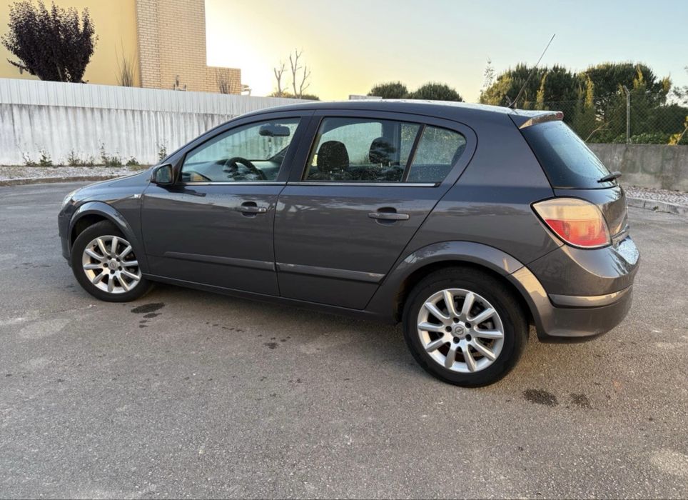 Opel Astra H 1.3 CDTI foto 2