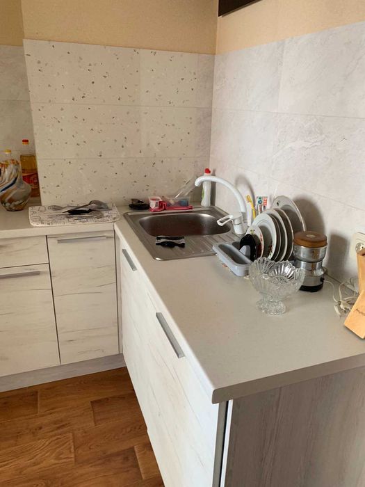 Здам помісячно кімнату для дівчини