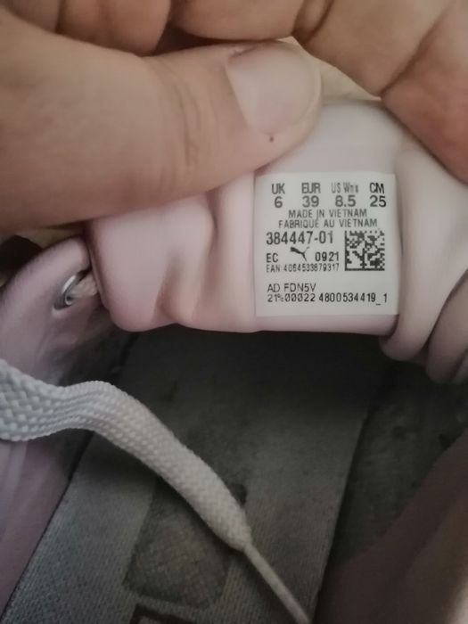 Sprzedam sneakersy 39