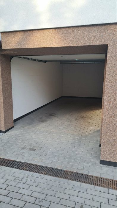 Garaz na osiedlu Bursztynowym, Osielsko