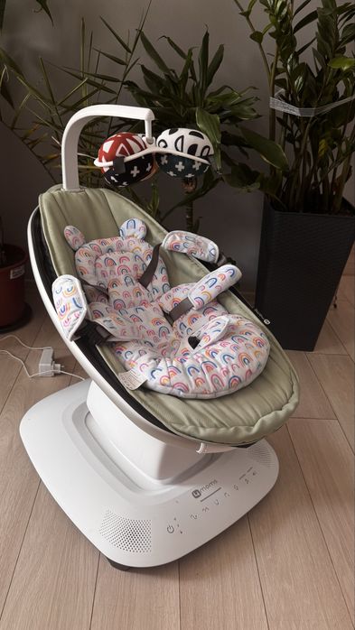 Крісло-гойдалка 4 moms mamaRoo 5.0( стан нового)
