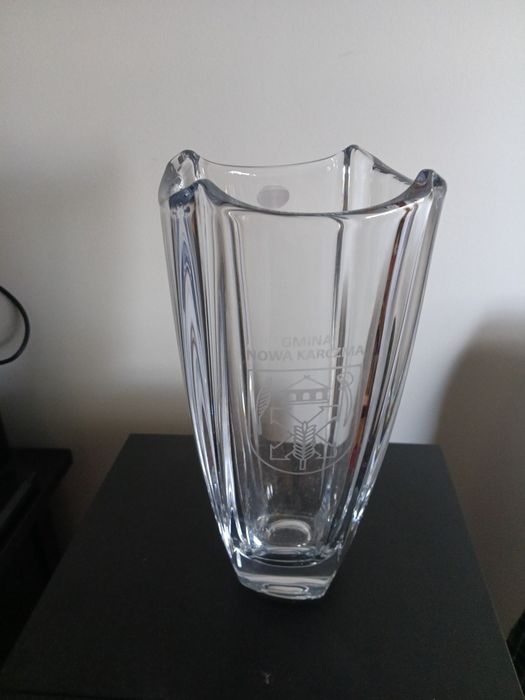 Wazon kryształowy z wygrawerowanym napisem