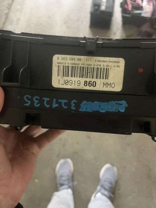 Приборна панель VW GOLF 4