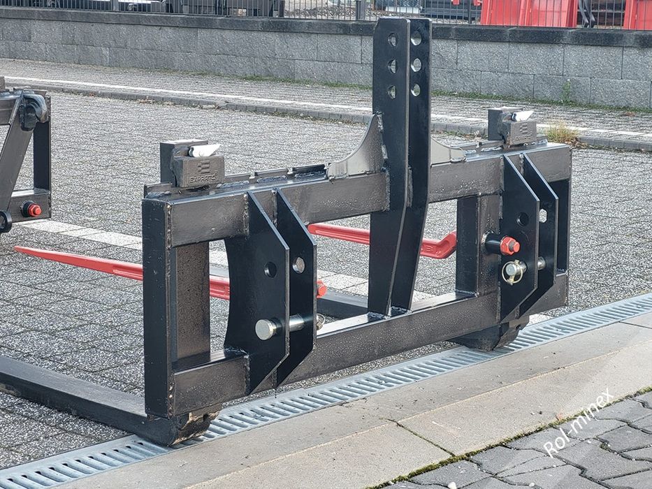 Widły do palet Paleciak na TUZ Transport