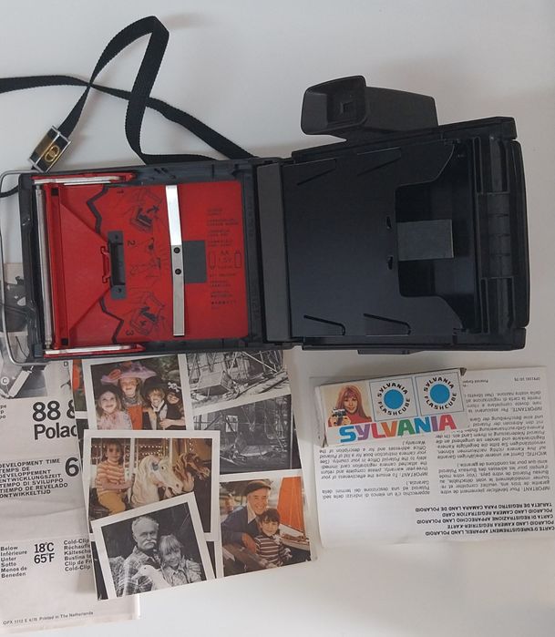 Máquina fotográfica antiga Polaroid EE33