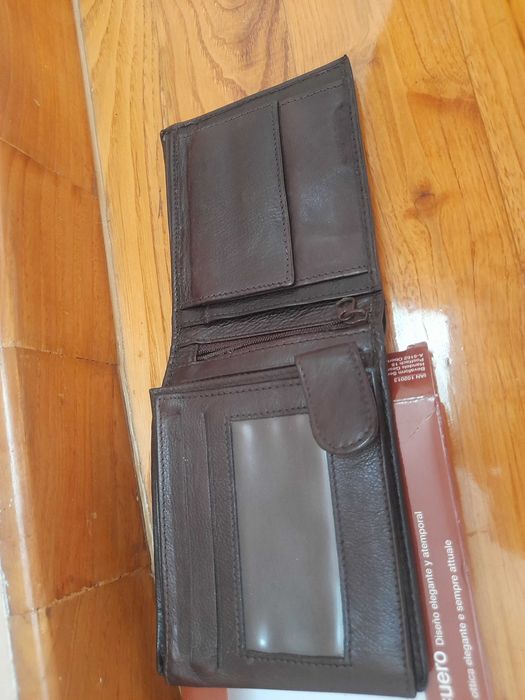 Carteira em pele Homem NOVA