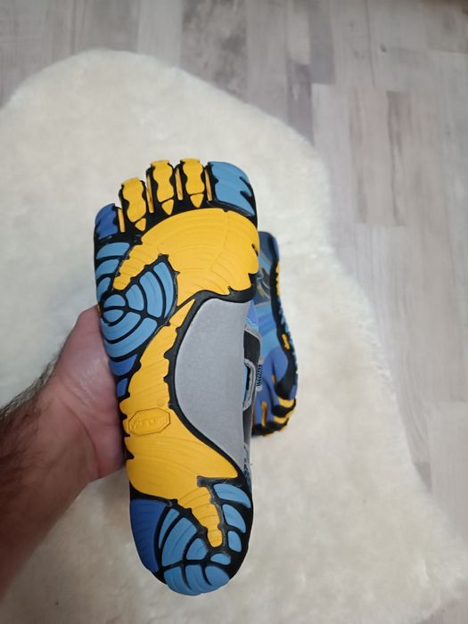 Кросівки Vibram FiveFingers KomodoSport.
