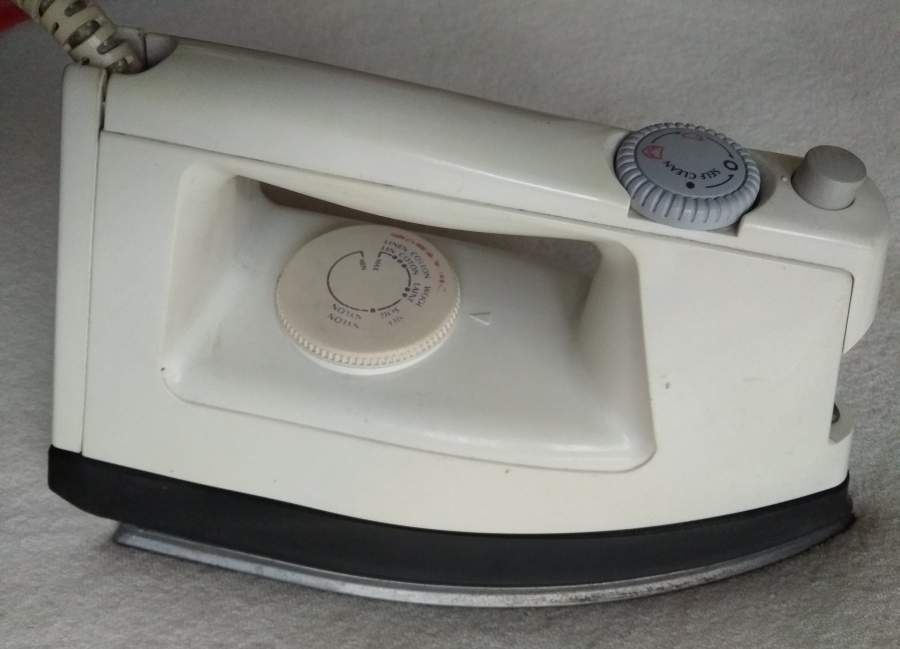 Ferro de engomar Philips Comfort - com vapor - A Funcionar434201607779143682