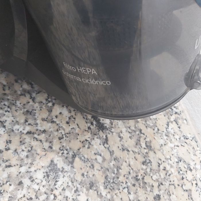 Aspirador Ufesa sem saco