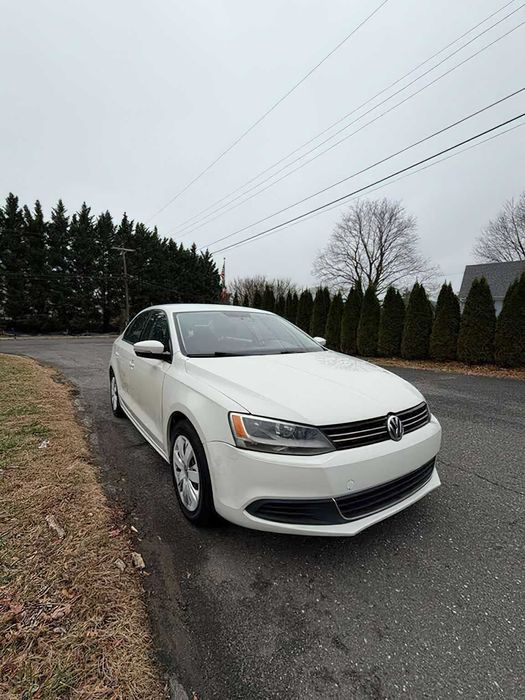 Volkswagen Jetta      2014