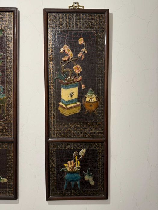 Conjunto de 4 painéis chineses em laca com relevos