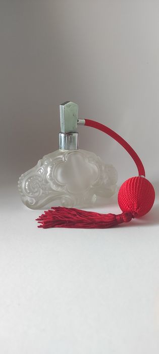 Perfumetka Schlevogt z lat 30-tych ubiegłego wieku. Ideał