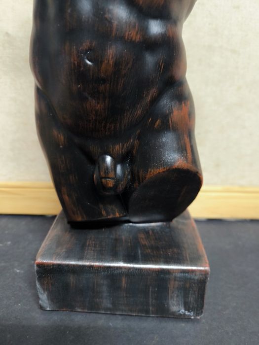 Tronco de homem em cerâmica